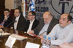 На пресс-конференции, посвященной презентации проекта "Фабрика "Россия". Справа налево: Григорий Ревзин, Павел Хорошилов, Петр Авен, Сергей Чобан, Василий Церетели. Фото: Елена Петухова, "Формат"